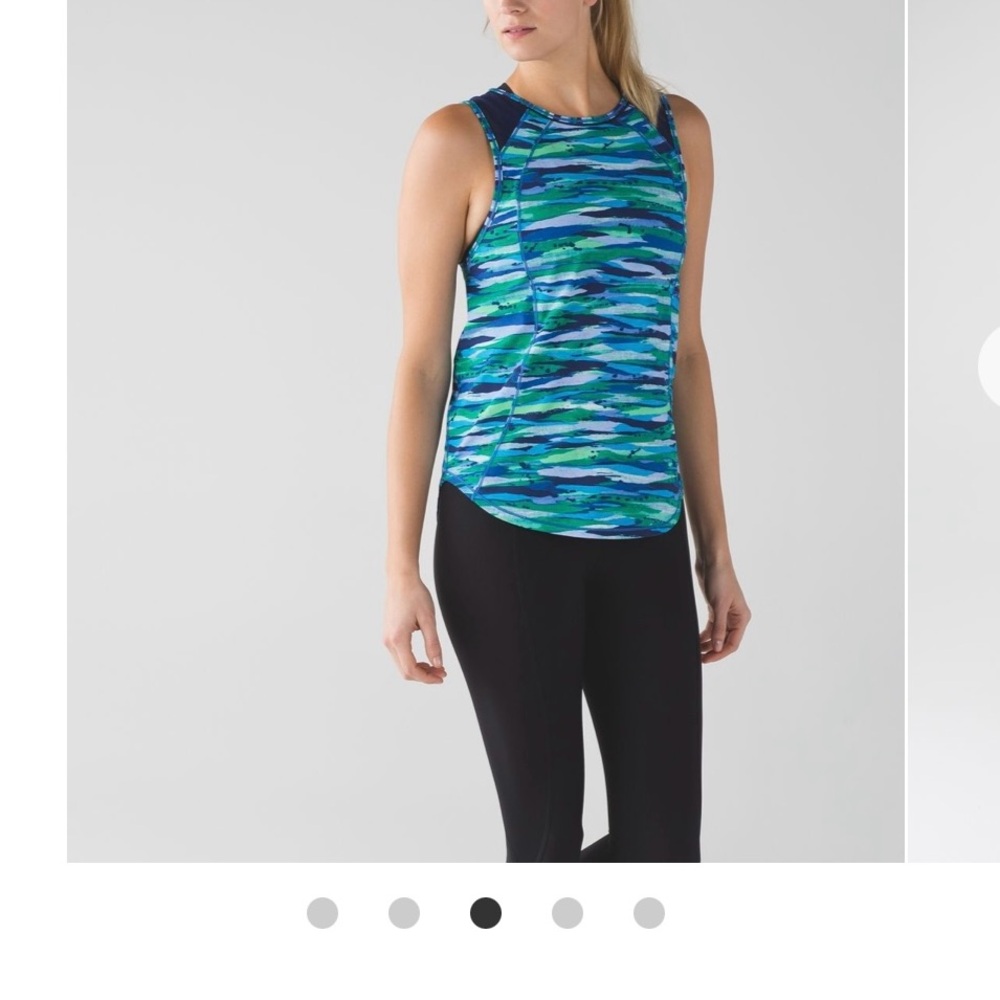 Lululemon Sculpt tank sz 6 Seven Wonders hero Blue vintage print